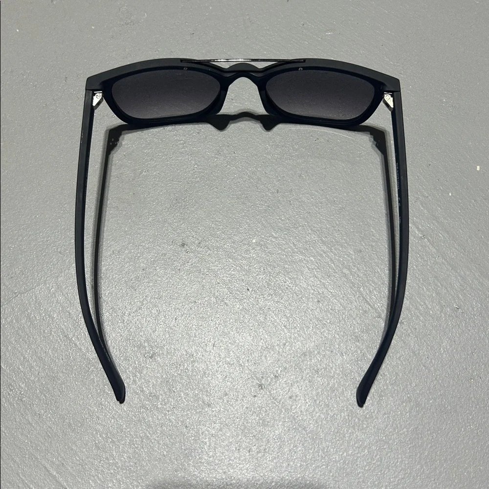 (NEW) Kenneth Cole Reaction Black Sunglasses